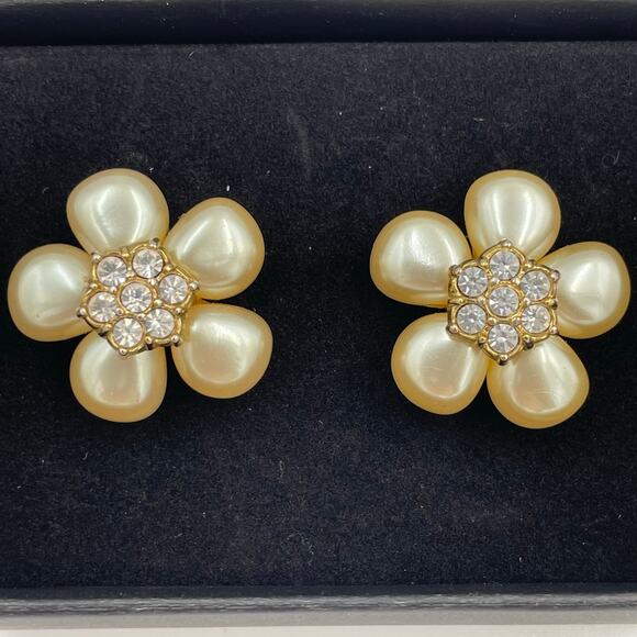 Vintage Avon Faux Pearl W/ Clear Rhinestones Daisy Stud Earrings Retro 80's Glam - Picture 1 of 8